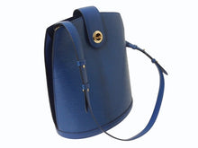 Load image into Gallery viewer, LOUIS VUITTON ルイヴィトン クリュニー ショルダーバッグ M52255 エピ レザー ブルー ゴールド金具 美品 中古 4b004818