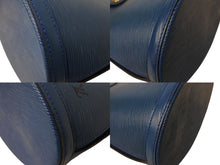 Load image into Gallery viewer, LOUIS VUITTON ルイヴィトン クリュニー ショルダーバッグ M52255 エピ レザー ブルー ゴールド金具 美品 中古 4b004818