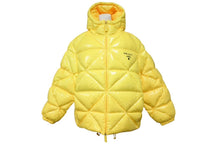Load image into Gallery viewer, PRADA プラダ 21AW キルティング ナイロンダウンジャケット 291952 サイズ42 ロゴプリント イエロー 美品 中古 4b004841