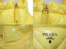 画像をギャラリービューアに読み込む, PRADA プラダ 21AW キルティング ナイロンダウンジャケット 291952 サイズ42 ロゴプリント イエロー 美品 中古 4b004841