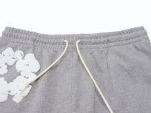 Load image into Gallery viewer, 新品同様 DenimTears デニムティアーズ TheCottonWreathSweatpants ザコットンリーススウェットパンツ グレー ホワイト XXL 中古 4b004849