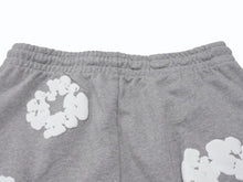 Load image into Gallery viewer, 新品同様 DenimTears デニムティアーズ TheCottonWreathSweatpants ザコットンリーススウェットパンツ グレー ホワイト XXL 中古 4b004849