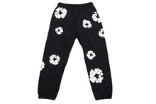 Load image into Gallery viewer, 新品未使用 DENIM TEARS デニムティアーズ THE COTTON WREATH コットンリース スウェットパンツ DT29834 サイズXXL ブラック 中古 4b004850