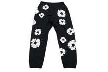 Load image into Gallery viewer, 新品未使用 DENIM TEARS デニムティアーズ THE COTTON WREATH コットンリース スウェットパンツ DT29834 サイズXXL ブラック 中古 4b004850