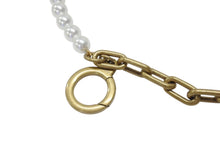 Load image into Gallery viewer, 新品未使用 LOUIS VUITTON ルイヴィトン バッグチャーム チェーンベルト パール M01689 ガラスパール メタル Pharrell Williams 中古 4b004894