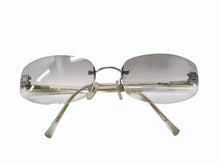 Load image into Gallery viewer, CHANEL シャネル リムレス サングラス サイズ57◻︎18 130 ココマーク メタル プラスチック グレー シルバー 美品 中古 4b004897