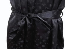Load image into Gallery viewer, 極美品 CHROME HEARTS クロムハーツ 総柄 マルチモチーフ シルク ガウンコート ブラック サイズM 中古 4b004925