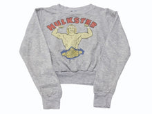 Load image into Gallery viewer, Hulk Hogan ハルクホーガン プリント 子供用トレーナー プロレス ヴィンテージ グレー サイズM 美品 中古 4b004980