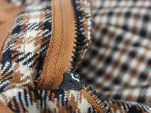 Load image into Gallery viewer, 新品同様 AREA エリア ウール コットン混 チェック柄 ワイドパンツ クリスタル付き ブラウン サイズ4 中古 4b004986