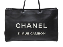 Load image into Gallery viewer, CHANEL シャネル エッセンシャルトート トートバッグ A46882 12番台 ココマーク レザー ブラック シルバー金具 美品 中古 4b004989