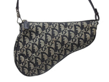 画像をギャラリービューアに読み込む, ChristianDior クリスチャンディオール サドルポーチ ワンショルダーバッグ MC 1002 トロッター エンボスロゴ ブラック 美品 中古 4b005000