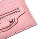 画像をギャラリービューアに読み込む, 新品同様 BALENCIAGA バレンシアガ Le City ルシティ パスケース カードホルダー チャーム付き 2000008574198 ラムスキン ピンク 中古 4b005002