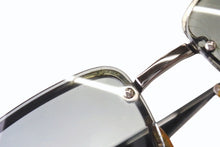 画像をギャラリービューアに読み込む, 極美品 GUCCI グッチ リムレス サングラス メガネ イタリア製 プラスチック メタル ブラック シルバー金具 サイズ62◻︎14 130 中古 4b005003