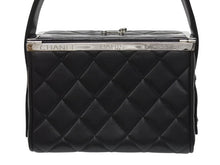 Load image into Gallery viewer, CHANEL シャネル バニティバッグ ハンドバッグ 4番台 ココマーク ラムスキン キルティング ブラック シルバー金具 美品 中古 4b005011