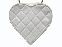 Load image into Gallery viewer, CHANEL シャネル ヴィンテージ ハートバニティバッグ 3番台 チェーンハンドル ココマーク ホワイト パテント 美品 中古 4b005021