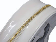 Load image into Gallery viewer, CHANEL シャネル ヴィンテージ ハートバニティバッグ 3番台 チェーンハンドル ココマーク ホワイト パテント 美品 中古 4b005021