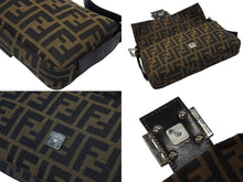 画像をギャラリービューアに読み込む, FENDI フェンディ マンマバケット ワンショルダーバッグ 26424 ズッカ柄 キャンバス レザー ブラウン シルバー金具 美品 中古 4b005922