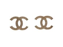 Load image into Gallery viewer, 極美品 CHANEL シャネル ココマーク ピアス 両耳 アクセサリー 07A刻印 5.2g GP マットゴールド 中古 4b005024