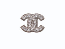 Load image into Gallery viewer, 極美品 CHANEL シャネル ココマーク ピアス 両耳 アクセサリー A12V刻印 3.6g メタル ラインストーン シルバー 中古 4b005027