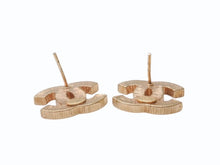Load image into Gallery viewer, 極美品 CHANEL シャネル ピアス アクセサリー ココマーク 両耳 05A刻印 GP ゴールド ブラウン 5.3g 中古 4b005028