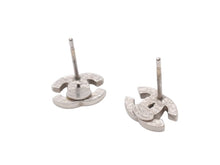 Load image into Gallery viewer, 極美品 CHANEL シャネル ココマーク ピアス 重量約1.6g 09V刻印 ラインストーン メタル シルバー クリア 両耳用 中古 4b005029