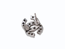 Load image into Gallery viewer, CHANEL シャネル ココマーク ピアス 重量約3.4g 03A刻印 ラインストーン メタル シルバー クリア 両耳用 美品 中古 4b005031