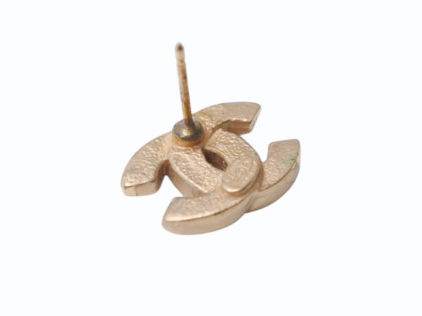 極美品 CHANEL シャネル ココマーク ピアス 両耳 アクセサリー 02A刻印 4.1g GP ブラック ゴールドフレーム 中古 4b005033
