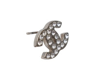 Load image into Gallery viewer, CHANEL シャネル ココマーク ピアス 重量約3.5g 09V刻印 ラインストーン メタル シルバー クリア 両耳用 良品 中古 4b005034