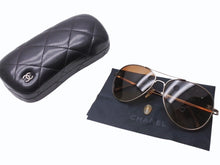 Load image into Gallery viewer, CHANEL シャネル ティアドロップ サングラス ココマーク 4189 イタリア製 メタル ブラウン シルバー金具 美品 中古 4b005037