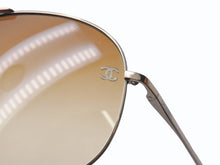 Load image into Gallery viewer, CHANEL シャネル ティアドロップ サングラス ココマーク 4189 イタリア製 メタル ブラウン シルバー金具 美品 中古 4b005037
