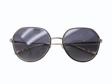 Load image into Gallery viewer, 極美品 CHANEL シャネル サングラス ゴールドフレーム 4251-J イタリア製 メタル ブラック ゴールド金具 サイズ55◻︎19 135 中古 4b005038