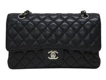 Load image into Gallery viewer, CHANEL シャネル マトラッセ25 チェーンショルダーバッグ ココマーク 21番台 キャビアスキン ブラック シルバー金具 美品 中古 4b005040
