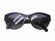 Load image into Gallery viewer, 極美品 CHANEL シャネル サングラス ココマーク BC8721049 プラスチック ガルーシャ ブラック ゴールド金具 中古 4b005041