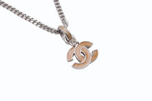 Load image into Gallery viewer, 極美品 CHANEL シャネル ネックレス アクセサリー ココマーク 04P刻印 15g ラインストーン メタル シルバー オレンジ 中古 4b005042