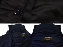 画像をギャラリービューアに読み込む, VETEMENTS ヴェトモン 18AW CUT-UP REVERSIBLE BOMBER リバーシブル ボンバージャケット UA52JA200B サイズM 美品 中古 4b005046