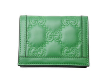 画像をギャラリービューアに読み込む, 新品未使用 GUCCI グッチ GGマトラッセ 二つ折り財布 723786 UM8IG 3219 GGマトラッセレザー グリーン ゴールド金具 中古 4b005047