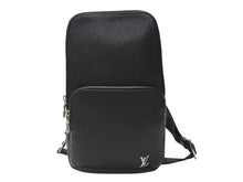 画像をギャラリービューアに読み込む, LOUIS VUITTON ルイヴィトン タイガ アヴェニュー スリングバッグ ボディバッグ M30443 ブラック シルバー金具 美品 中古 4b005050