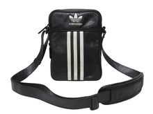 画像をギャラリービューアに読み込む, BALENCIAGA × adidas バレンシアガ アディダス コラボ スモール クロスボディ ショルダーバッグ ブラック ラムスキン ロゴ 721850 美品 中古 4b005060