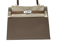Load image into Gallery viewer, 未使用 HERMES エルメス KELLY ケリートリコロール25 外縫い 2WAYハンドバッグ ヴォーエプソン トープ アルザン ビスキュイ シルバー金具 U刻印 中古 4b005109