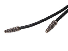 Load image into Gallery viewer, 極美品 CHROME HEARTS クロムハーツ ボロ タイニークラシック オーバルループタイ レザー シルバー925 中古 4b005110