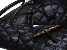 画像をギャラリービューアに読み込む, 新品同様 SAINT LAURENT サンローラン YSLロゴ ジャイアントトラベルバッグ キルティング レザー ブラック ゴールド金具 中古 4b005111