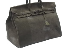 Load image into Gallery viewer, READYMADE レディメイド Travel Bag トラベルバッグ クロコ型押し サイズL 再構築 バーキン50型 ハンドバッグ オリーブ 美品 中古 4b005112