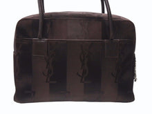 Load image into Gallery viewer, YVES SAINT LAURENT イヴサンローラン オールド ハンドバッグ 総ロゴ柄 ナイロン ブラック ブラウン シルバー金具 美品 中古 4b005132