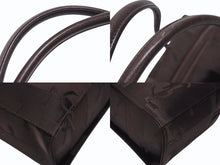 Load image into Gallery viewer, YVES SAINT LAURENT イヴサンローラン オールド ハンドバッグ 総ロゴ柄 ナイロン ブラック ブラウン シルバー金具 美品 中古 4b005132
