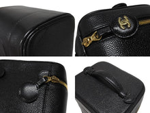 Load image into Gallery viewer, 極美品 CHANEL シャネル ハンドバッグ バニティバッグ ココマーク 7番台 キャビアスキン ブラック ゴールド金具 中古 4b005141