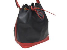 画像をギャラリービューアに読み込む, LOUIS VUITTON ルイヴィトン ショルダーバッグ エピ ノエ M44017 エピレザー バイカラー カスティリアンレッド ノワール 美品 中古 4b005144