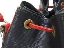 画像をギャラリービューアに読み込む, LOUIS VUITTON ルイヴィトン ショルダーバッグ エピ ノエ M44017 エピレザー バイカラー カスティリアンレッド ノワール 美品 中古 4b005144