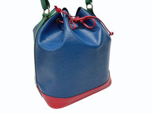 画像をギャラリービューアに読み込む, LOUIS VUITTON ルイヴィトン ショルダーバッグ エピ ノエ M44082 エピレザー ブルー レッド グリーン 美品 中古 4b005147