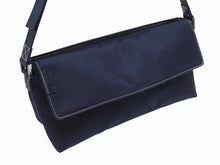 画像をギャラリービューアに読み込む, FENDI フェンディ ワンショルダーバッグ 16070 キャンバス レザー ネイビー シルバー金具 イタリア製 美品 中古 4b005150