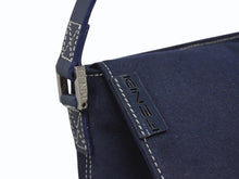 画像をギャラリービューアに読み込む, FENDI フェンディ ワンショルダーバッグ 16070 キャンバス レザー ネイビー シルバー金具 イタリア製 美品 中古 4b005150